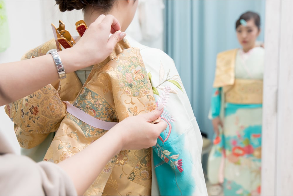 着付けをしている写真