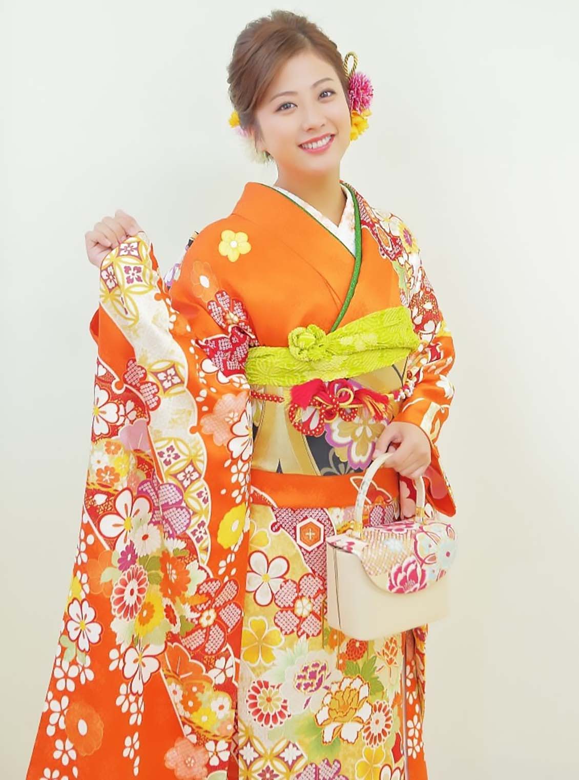 振袖を着用した女性