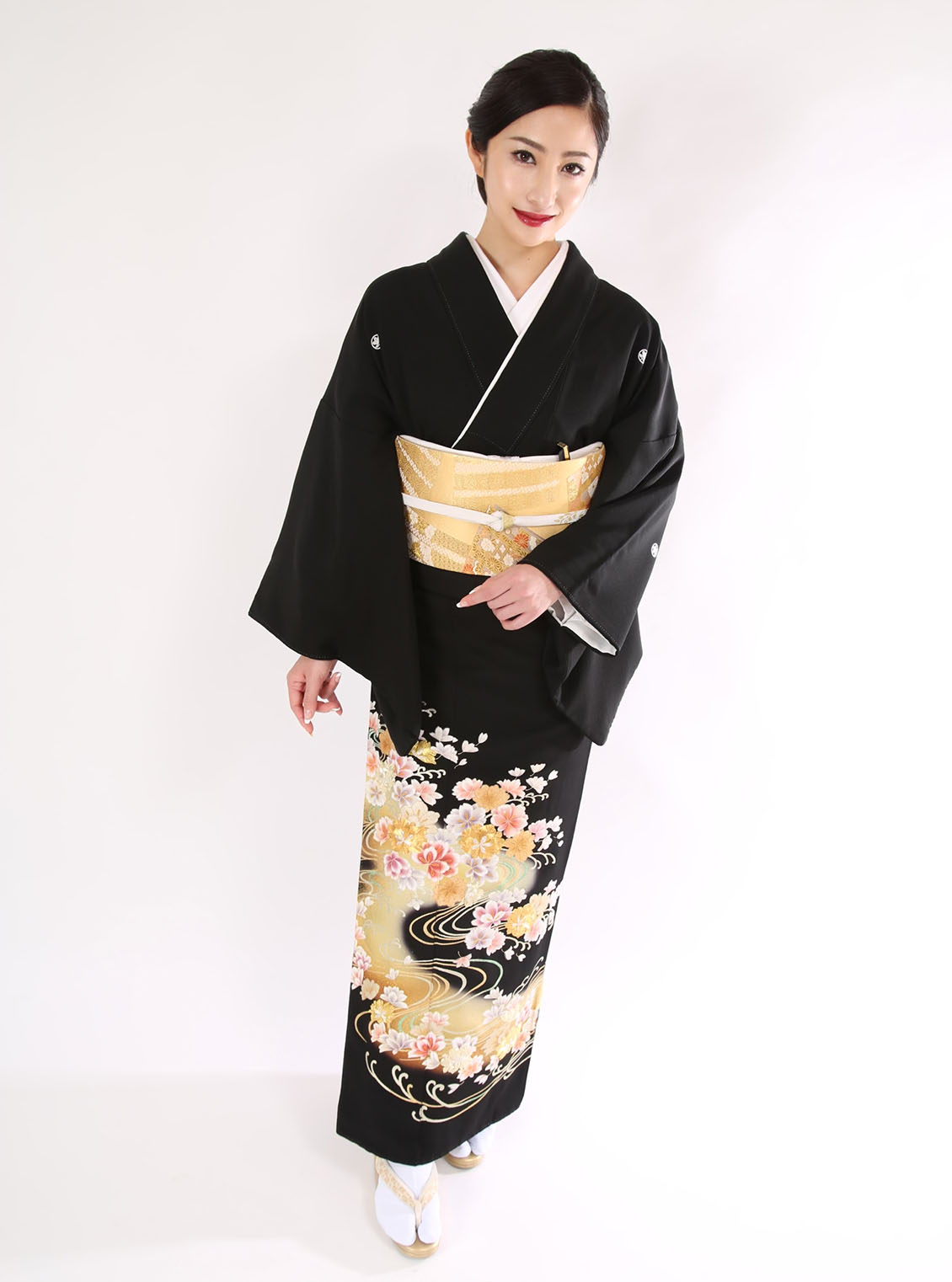 黒留袖試着女性