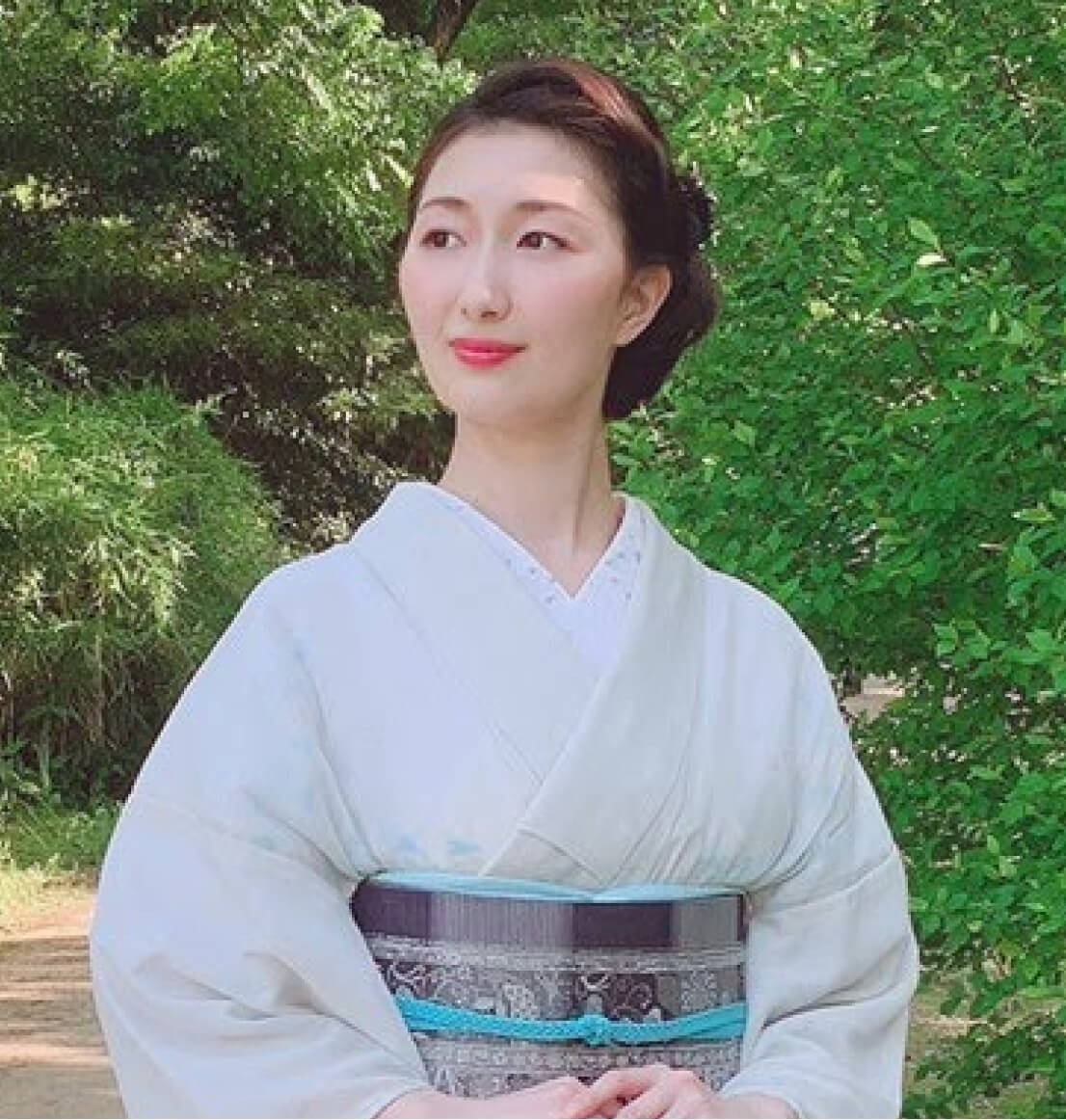 単衣を着た女性