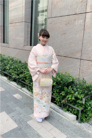 訪問着を着用したママ