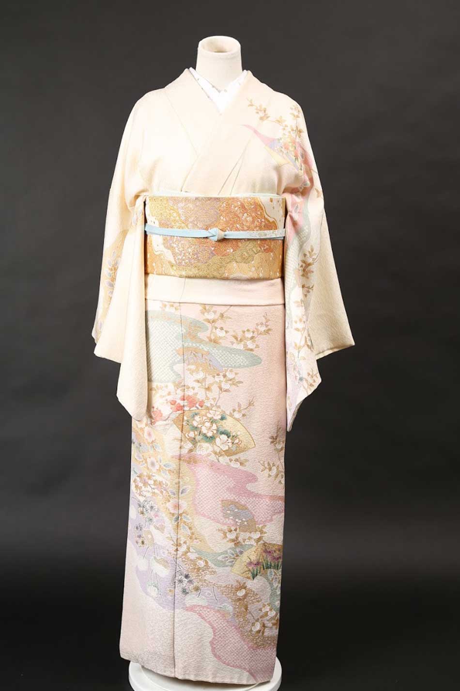 正絹 訪問着 染め分けちりめん地 金駒刺繍入り18ー3 （着物の