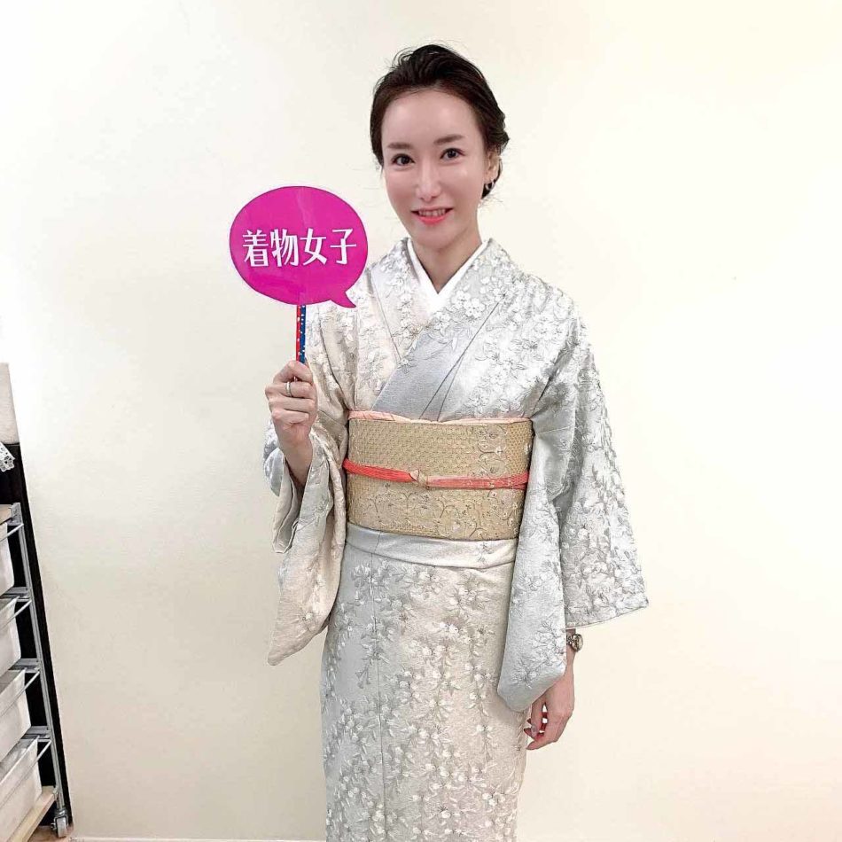 総刺繍の訪問着レンタル