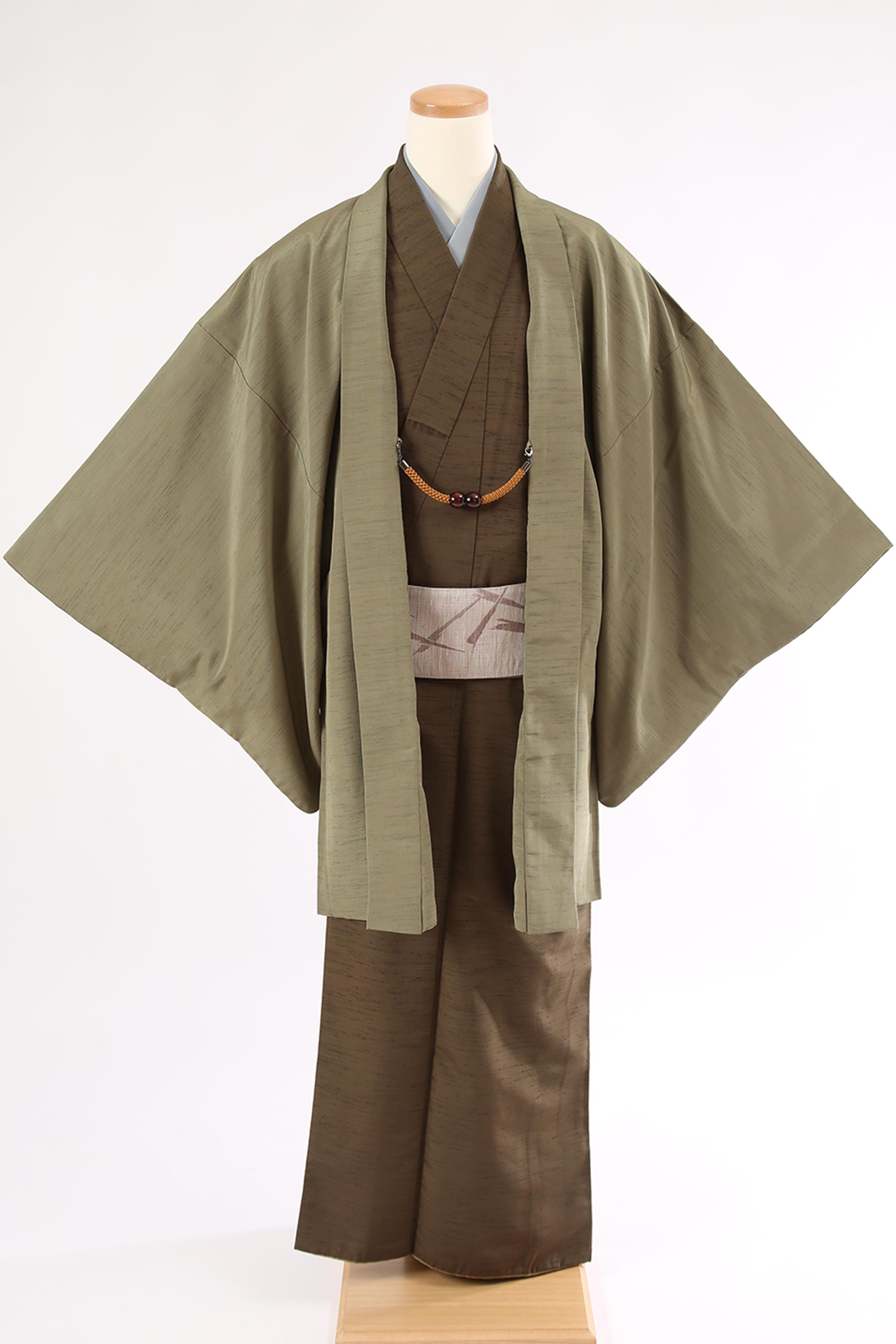 着物さと　【 博水 】今年の 干支 猪 男物 紬 アンサンブル 正絹 袷 長着 羽織 羽織紐 長襦袢 角帯 5点 セット イノシシ 紺 美品 オススメ アンサンブル メンズ（着物セット｜和服）：メンズ