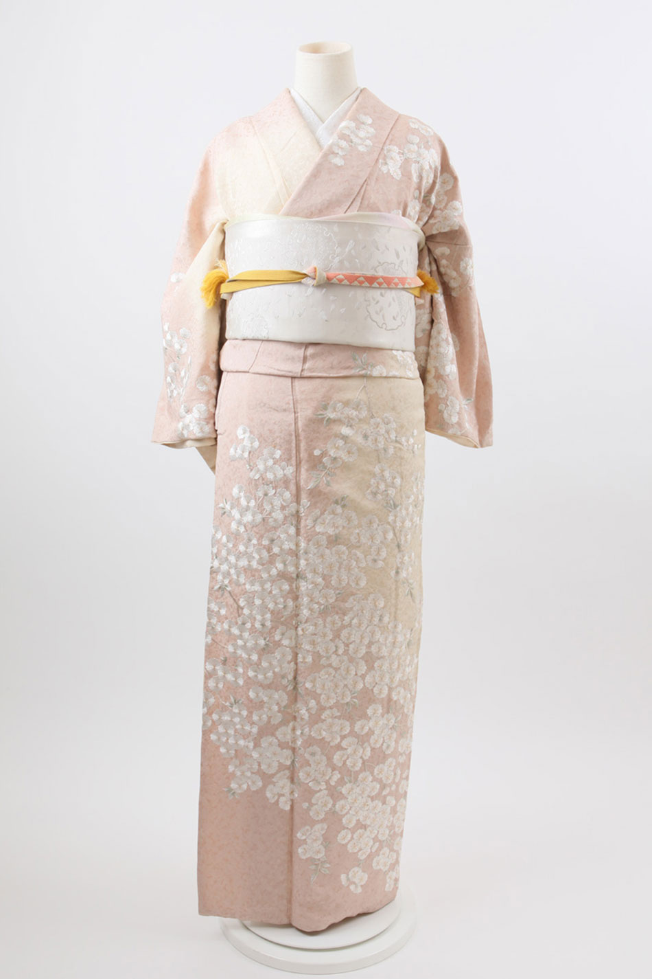 訪問着 【No.P-504】ピンク・桜の刺繍 | 東京・銀座で着物レンタル